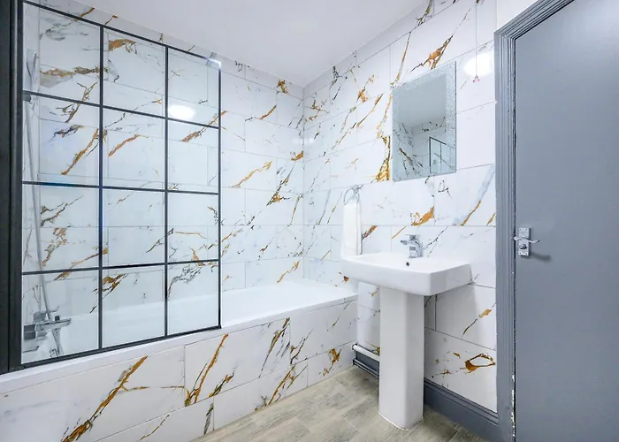 *rd7h*for Your Relaxed & Cosy Free Parking Λιντς